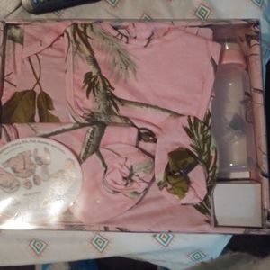 Baby girl gift set